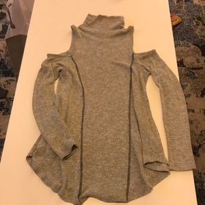 Cold shoulder turtle neck